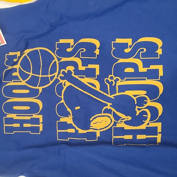 Levi's peanuts collaboration "Snoopy Hoops" t-shirt - Picture 2 of 9